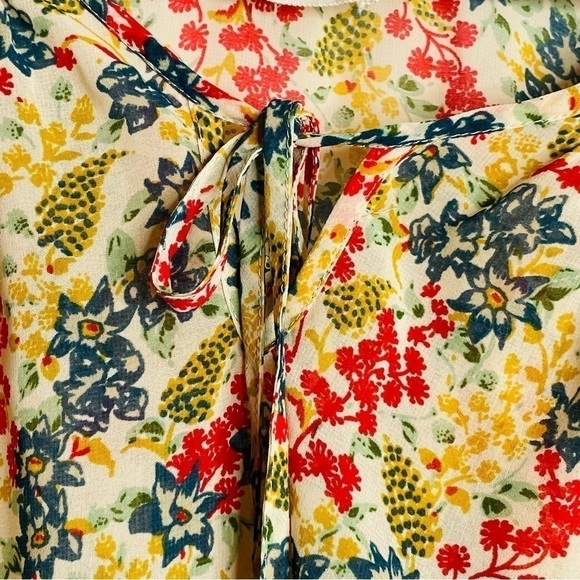 Pins & Needles Floral pleated blouse - Picture 4 of 11